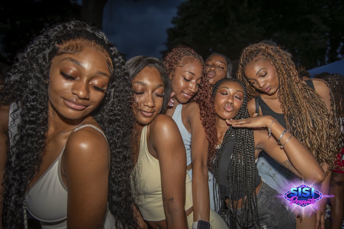 Crowd selfie at SiSi Presents